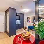 Perfect Downtown Apartment A217