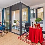 Perfect Downtown Apartment A217